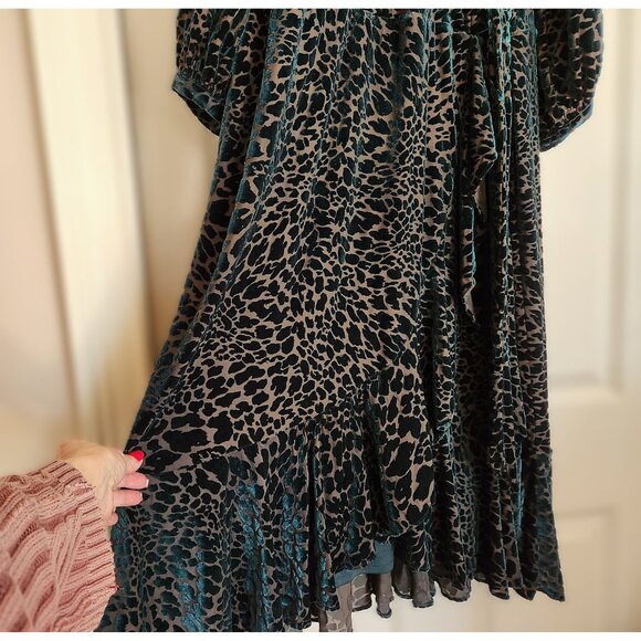 Calvin Klein Malachite Green Velvet Burnout Animal Print Faux Wrap Ruffle Dress - Picture 5 of 10